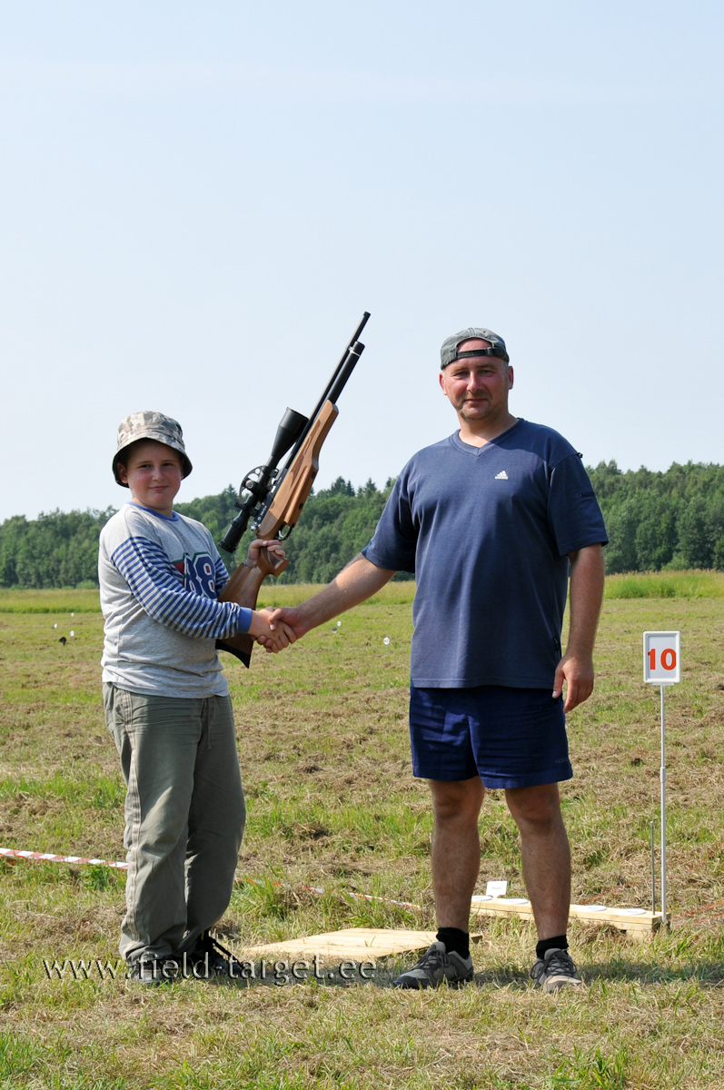 Jääb üle ainult kätt suuruda. Poeg oli parem